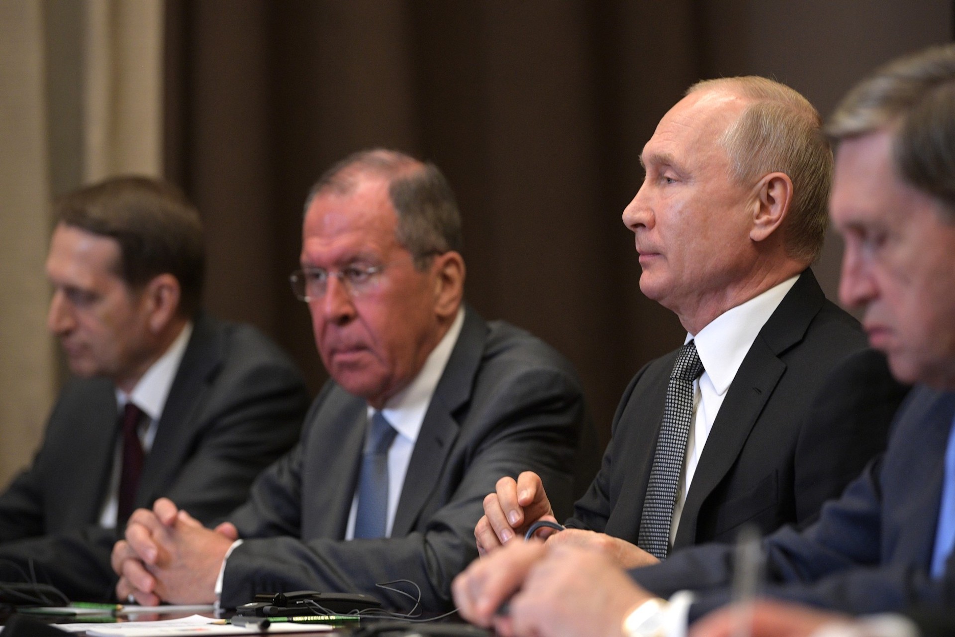 Bild: kremlin.ru, Vladimir Putin with Sergey Lavrov, CC BY 4.0 , via Wikimedia Commons (Bildgröße verändert)