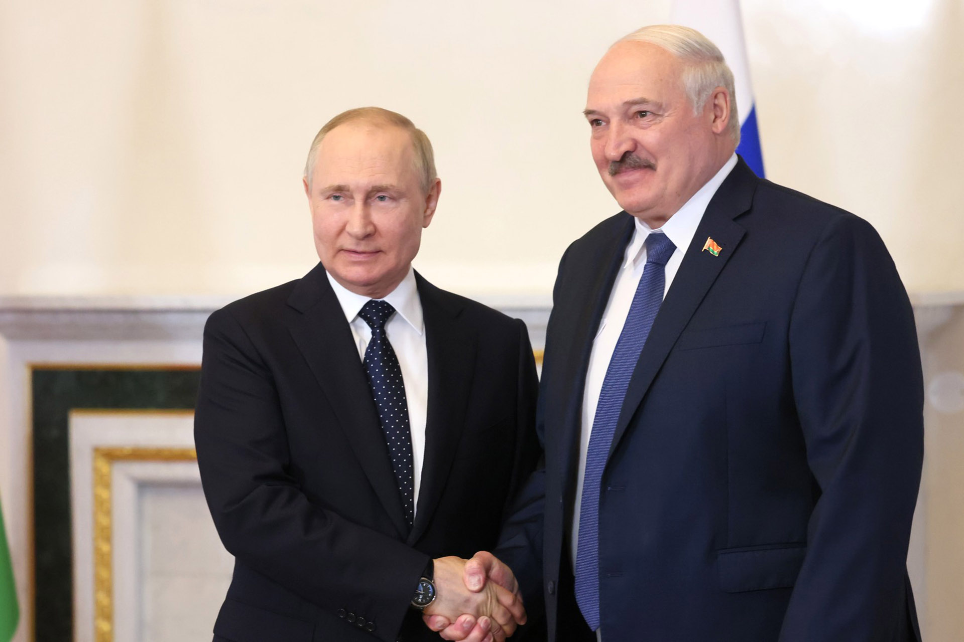 Bild: Kremlin.ru, Putin-Lukashenko meeting (2022-06-25) 03, CC BY 4.0, via Wikimedia Commons (Bildgröße geändert)