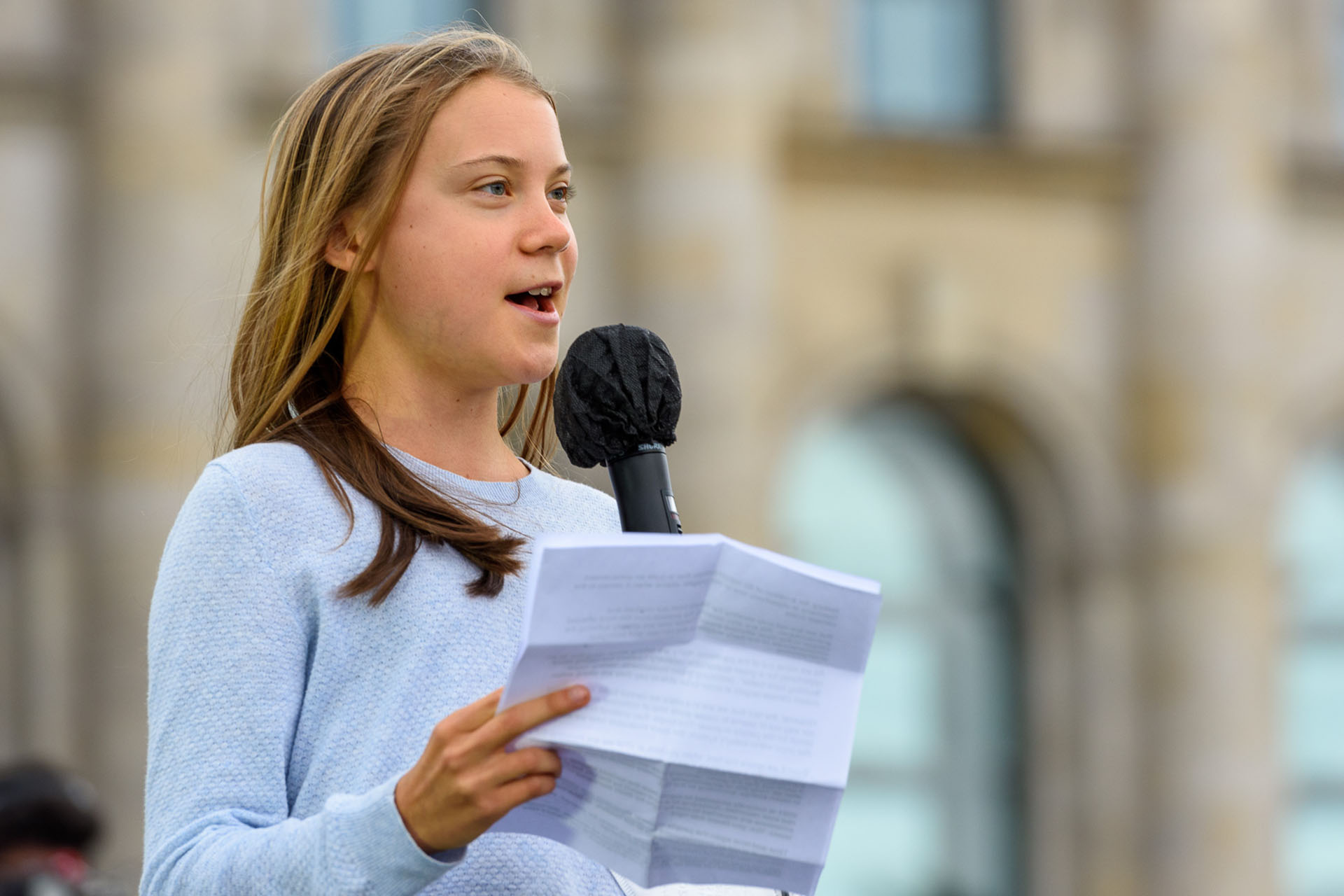 Bild: Stefan Müller, Greta Thunberg spricht beim Klimastreik vor dem Reichstag, CC BY 2.0, via Wikimedia Commons (Bildgröße geändert)