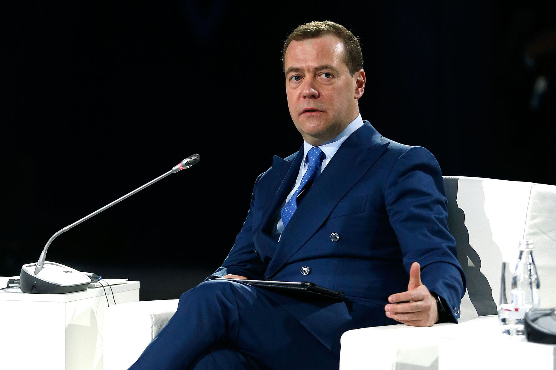 Bild: Government.ru, Dmitry Medvedev (01-02-2019), CC BY 4.0, via Wikimedia Commons (Bildgröße geändert)