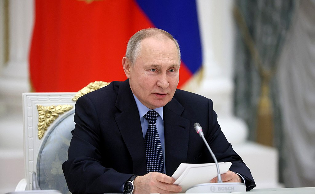 Bild: Kremlin.ru, Vladimir Putin (2023-02-09), CC BY 4.0, via Wikimedia Commons, (keine Änderungen vorgenommen)