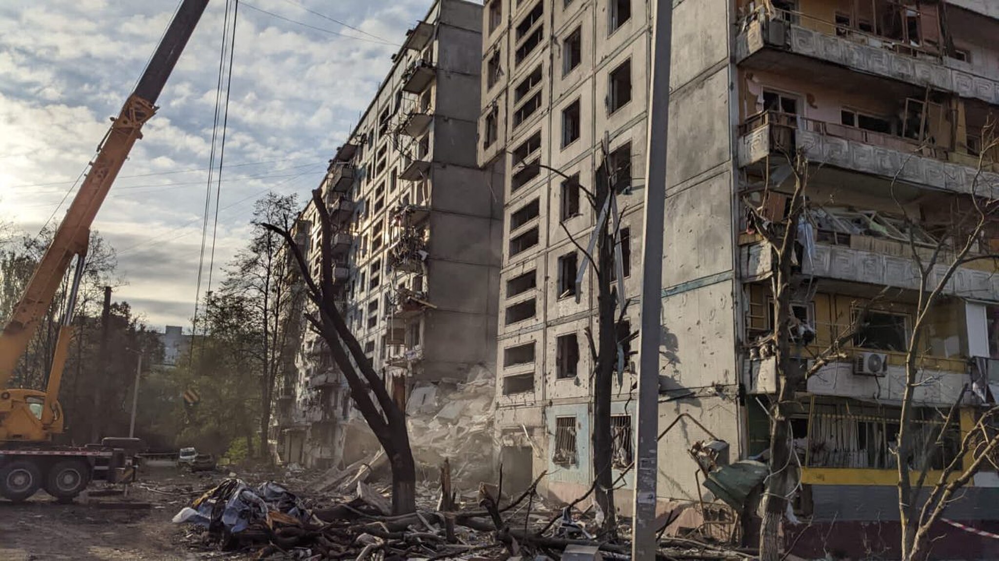 Zoda.gov.ua, Zaporizhzhia after Russian shelling, 2022-10-09 (21), CC BY 4.0, via Wikimedia Commons (Bildgröße geändert)