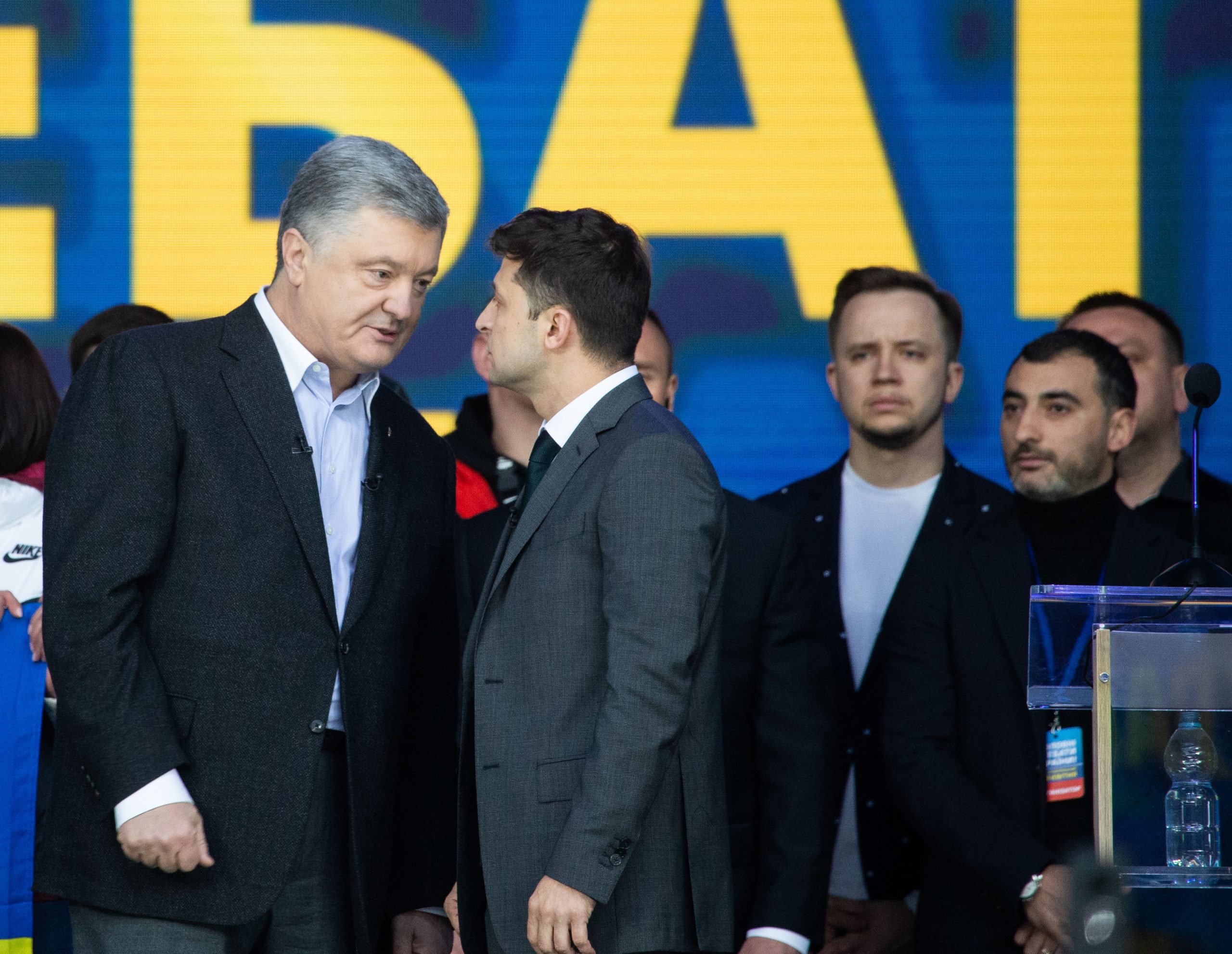 Bild: President.gov.ua, Debates of Petro Poroshenko and Volodymyr Zelensky (19.04.2019) 02, CC BY 4.0, über Wikimedia Commons, (keine Änderungen vorgenommen)